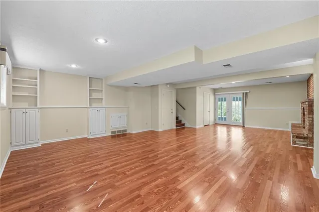 $385,000 | 9201 Goddard, Overland Park, KS 66214