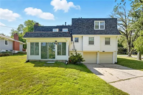 $385,000 | 9201 Goddard, Overland Park, KS 66214