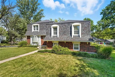 $385,000 | 9201 Goddard, Overland Park, KS 66214