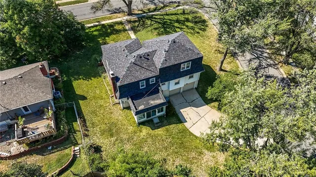 $385,000 | 9201 Goddard, Overland Park, KS 66214