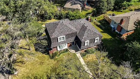 $385,000 | 9201 Goddard, Overland Park, KS 66214