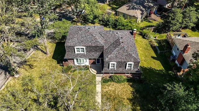 $385,000 | 9201 Goddard, Overland Park, KS 66214