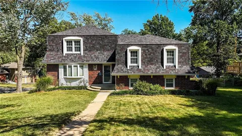 $385,000 | 9201 Goddard, Overland Park, KS 66214