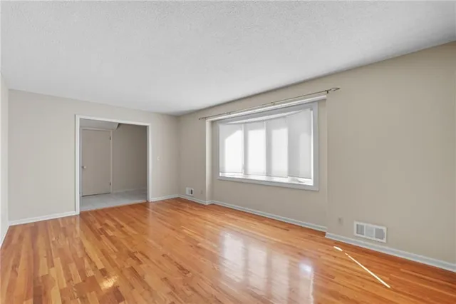 $385,000 | 9201 Goddard, Overland Park, KS 66214