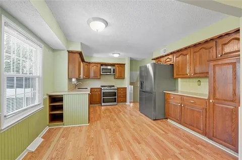 $385,000 | 9201 Goddard, Overland Park, KS 66214