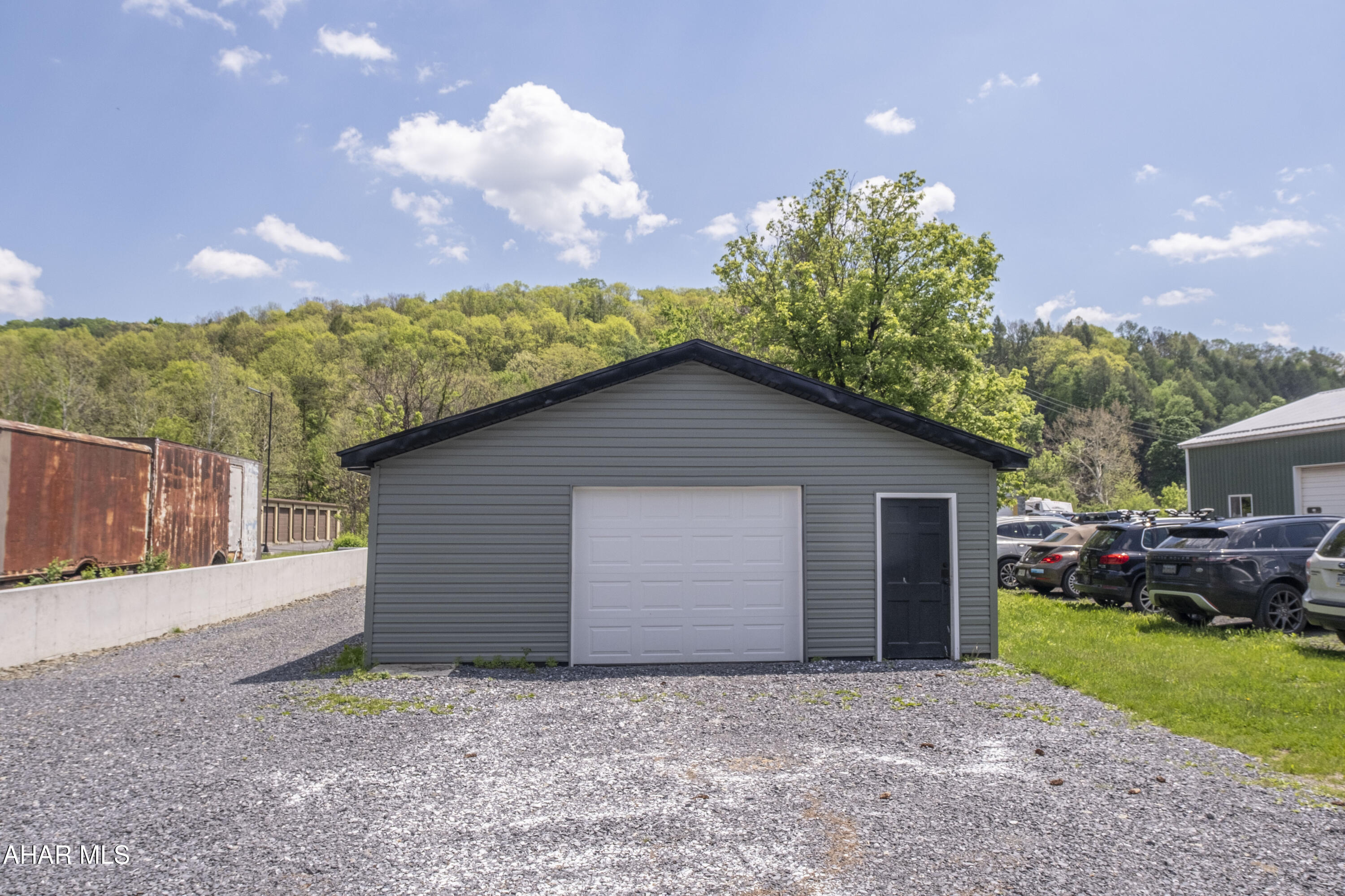 10475 Fairgrounds Road Huntingdon, PA 16652 - Photo 2 of 34