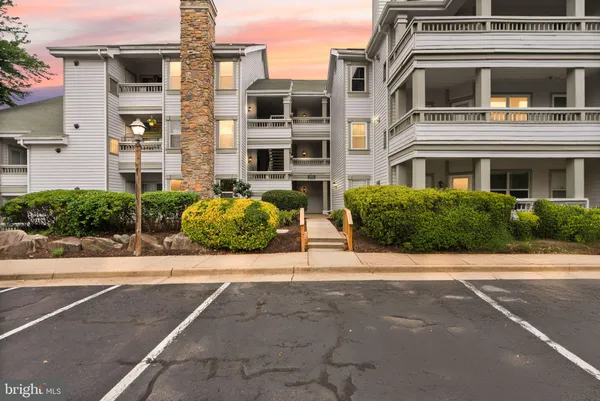$359,000 | 4405 Fair Stone Drive, Unit 204, Fairfax, VA 22033