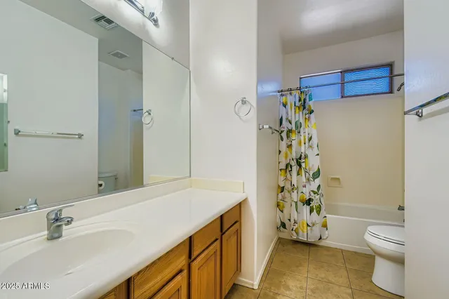 a view of kitchen with washer and dryer