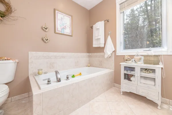 $825,000 | 85 Amethyst Hill Road, Conway, NH 03860