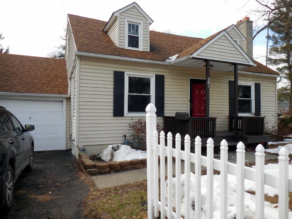 581 Hooper Road Endwell, NY 13760 - Photo 2 of 29 Gallery Image 2