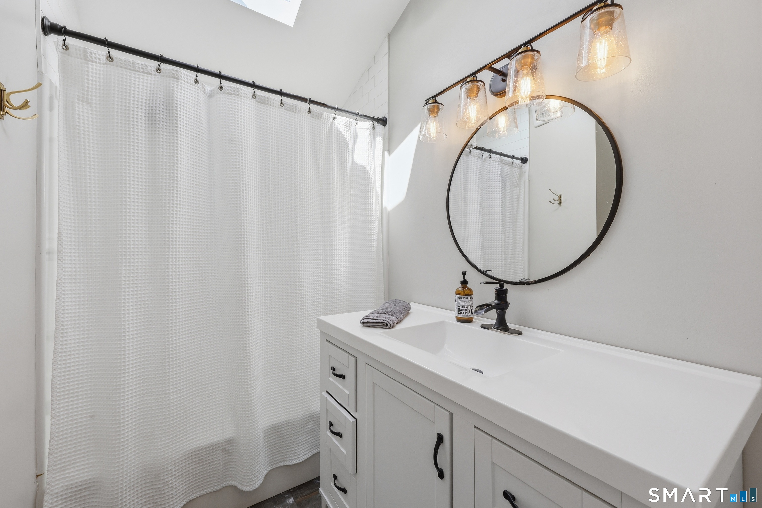 10 Tabor Road Enfield, CT 06082 - Photo 13 of 37