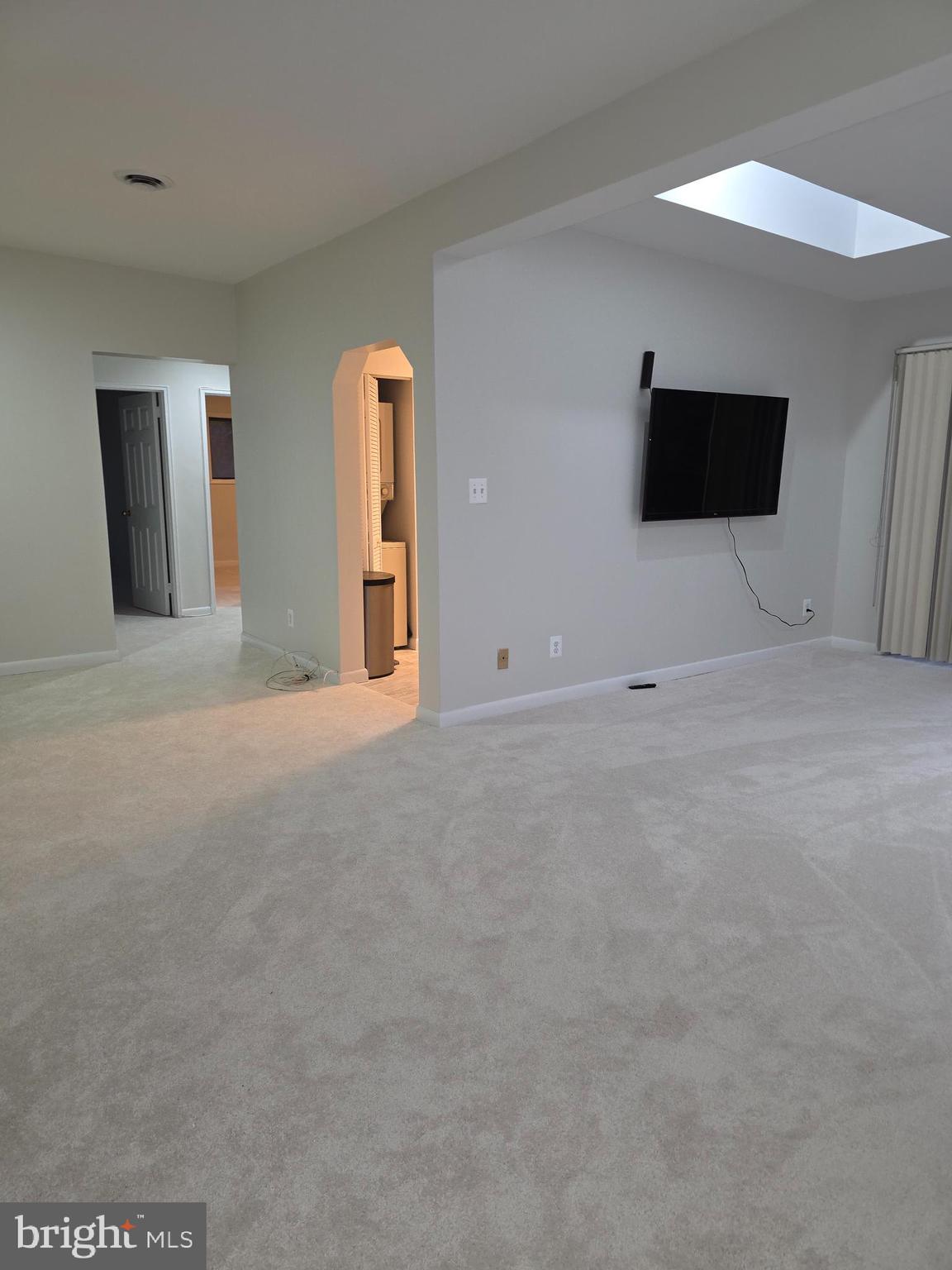 206 Skyhill Road, Unit 8 Alexandria, VA 22314 - Photo 4 of 16 a view of an empty room