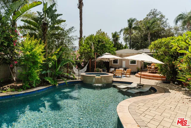$1,950,000 | 4426 Auckland Avenue, Toluca Lake, CA 91602
