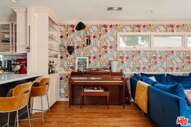 $1,950,000 | 4426 Auckland Avenue, Toluca Lake, CA 91602