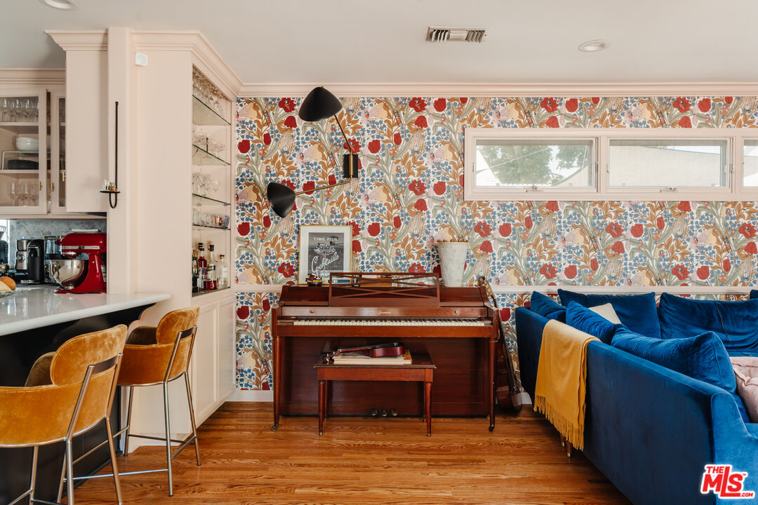 4426 Auckland Avenue Toluca Lake, CA 91602 - Photo 8 of 19