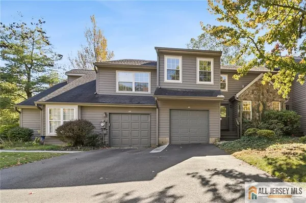 $3,400 | 10 Brookline Court, Unit G, Princeton, NJ 08540