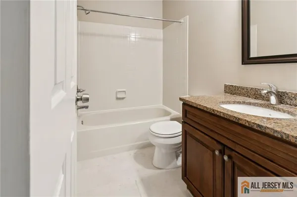 $3,400 | 10 Brookline Court, Unit G, Princeton, NJ 08540