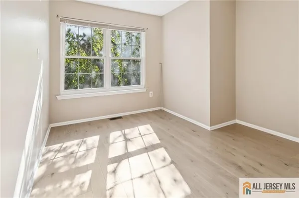 $3,400 | 10 Brookline Court, Unit G, Princeton, NJ 08540