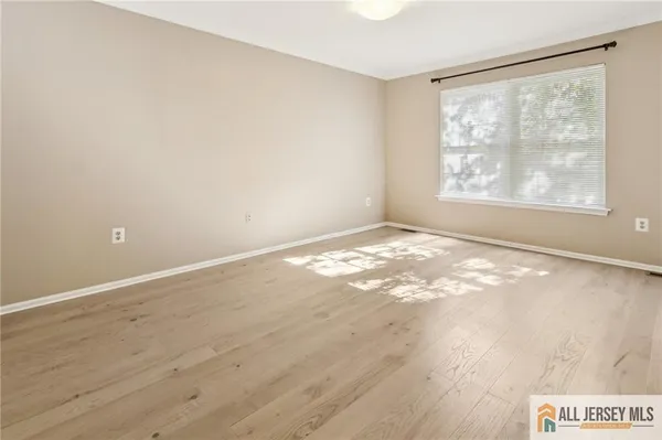$3,400 | 10 Brookline Court, Unit G, Princeton, NJ 08540