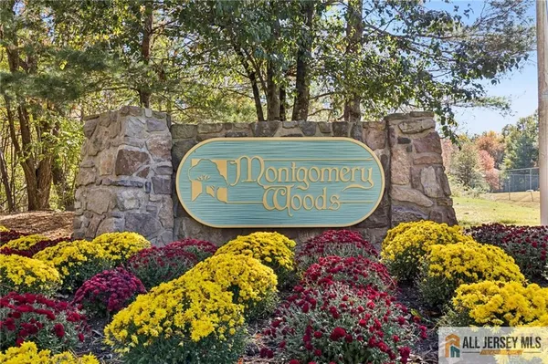 $3,400 | 10 Brookline Court, Unit G, Princeton, NJ 08540