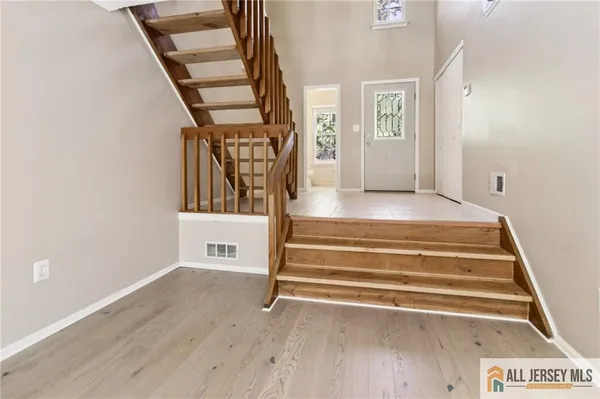 $3,400 | 10 Brookline Court, Unit G, Princeton, NJ 08540