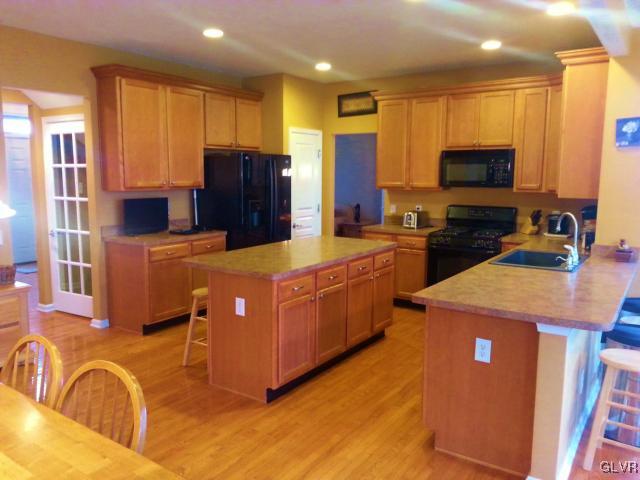 8786 Pathfinder Road Breinigsville, PA 18031 - Photo 5 of 23 Gallery Image 5