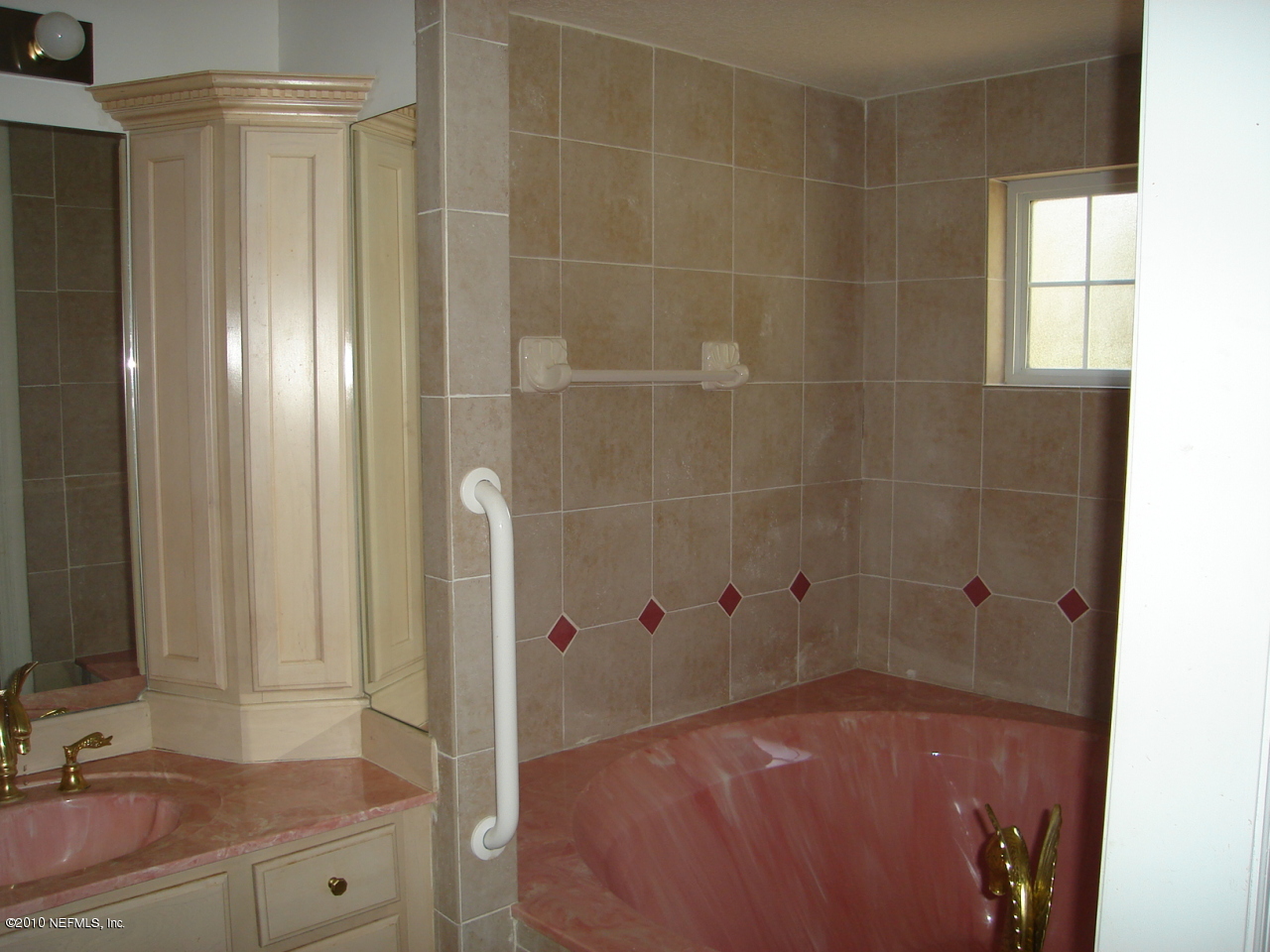 322 Broward Road Jacksonville, FL 32218 - Photo 17 of 20 master bath with garden tub