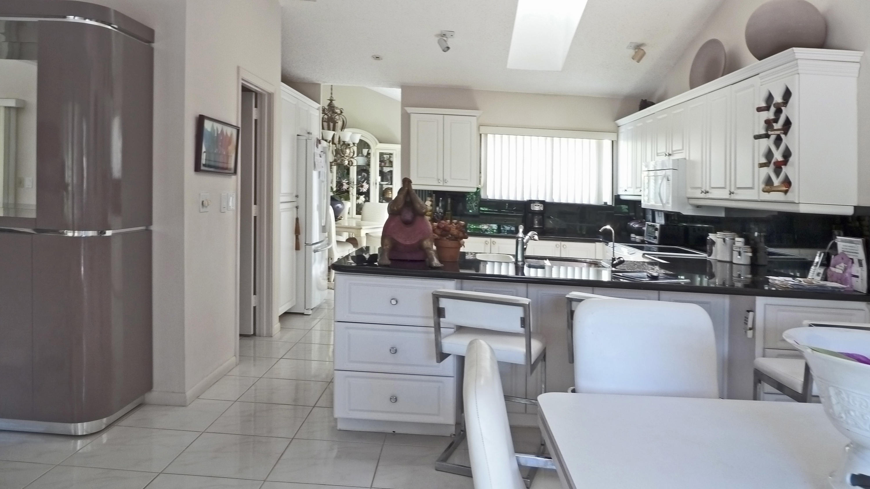 7477 Bondsberry Court Boca Raton, FL 33434 - Photo 3 of 33 Kitchen