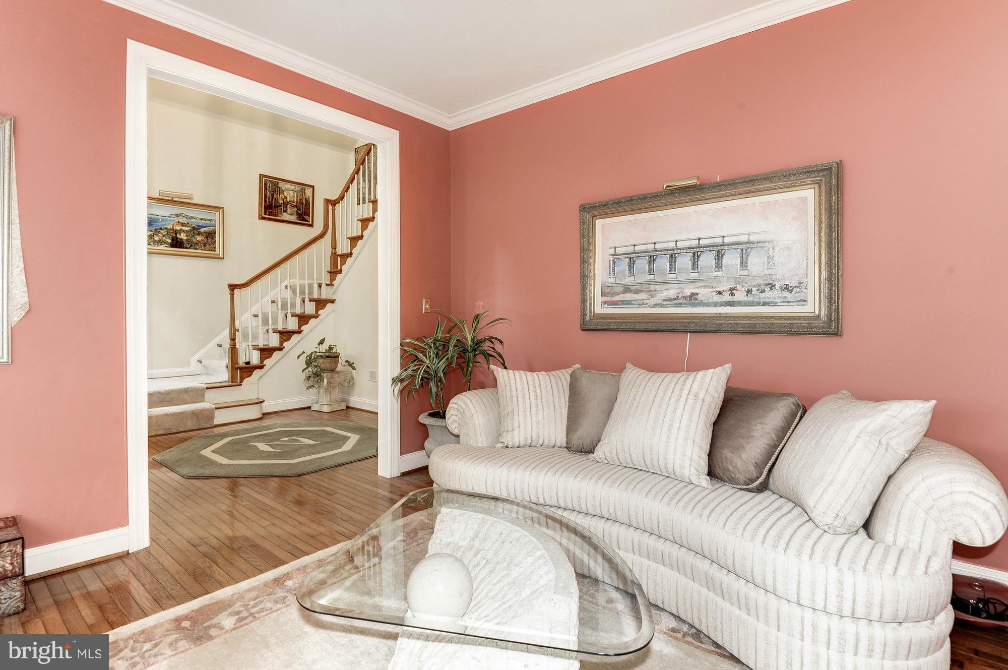 4005 Guinea Road Annandale, VA 22003 - Photo 5 of 29 Living Room