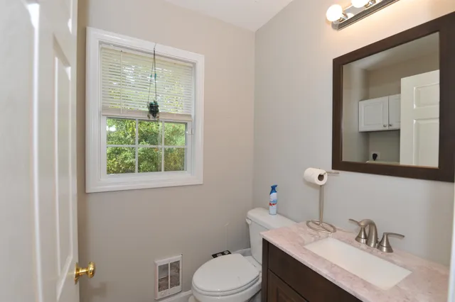 $445,000 | 97 Kendall Pond Road, Windham, NH 03087