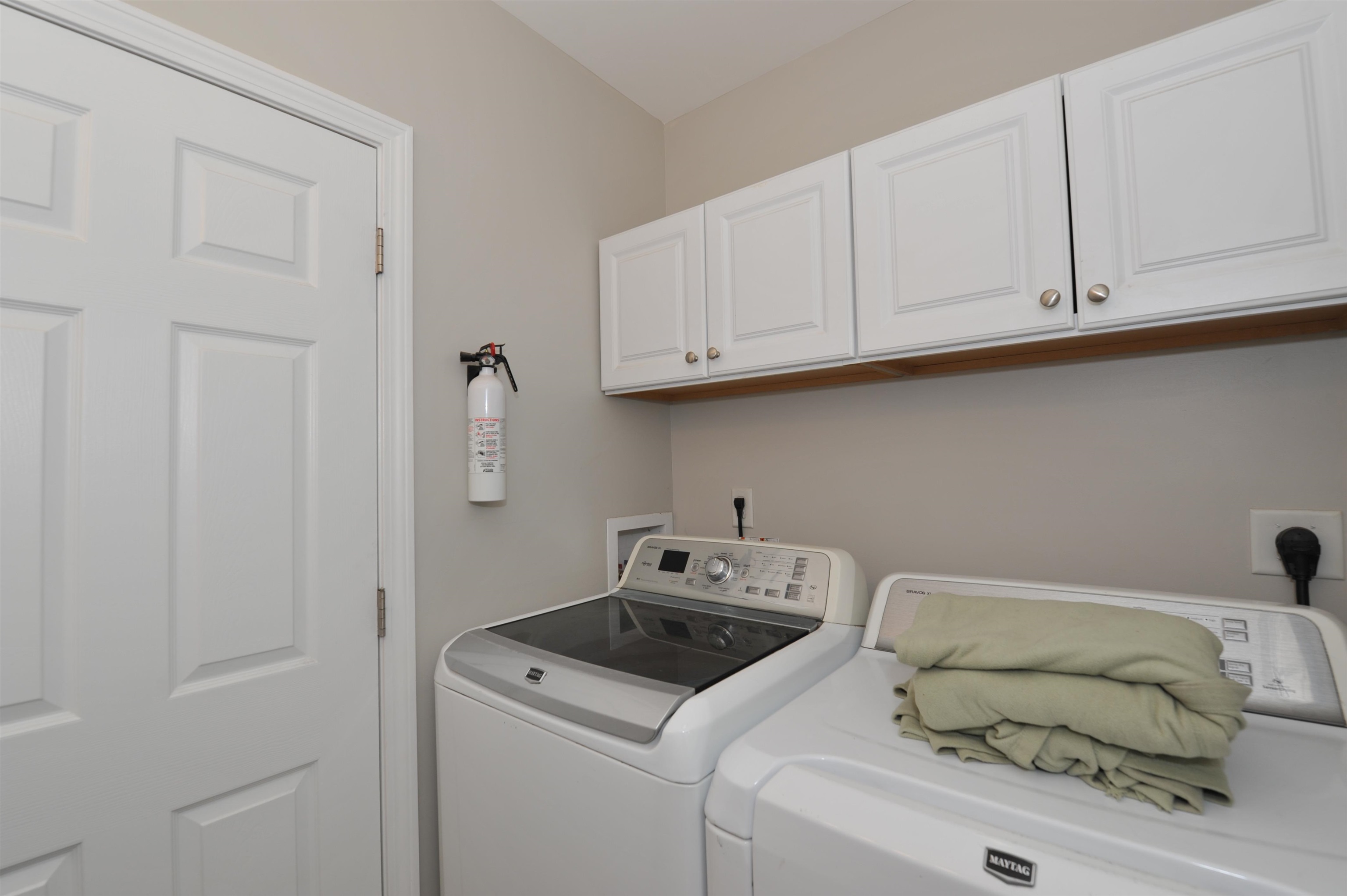 97 Kendall Pond Road Windham, NH 03087 - Photo 7 of 34