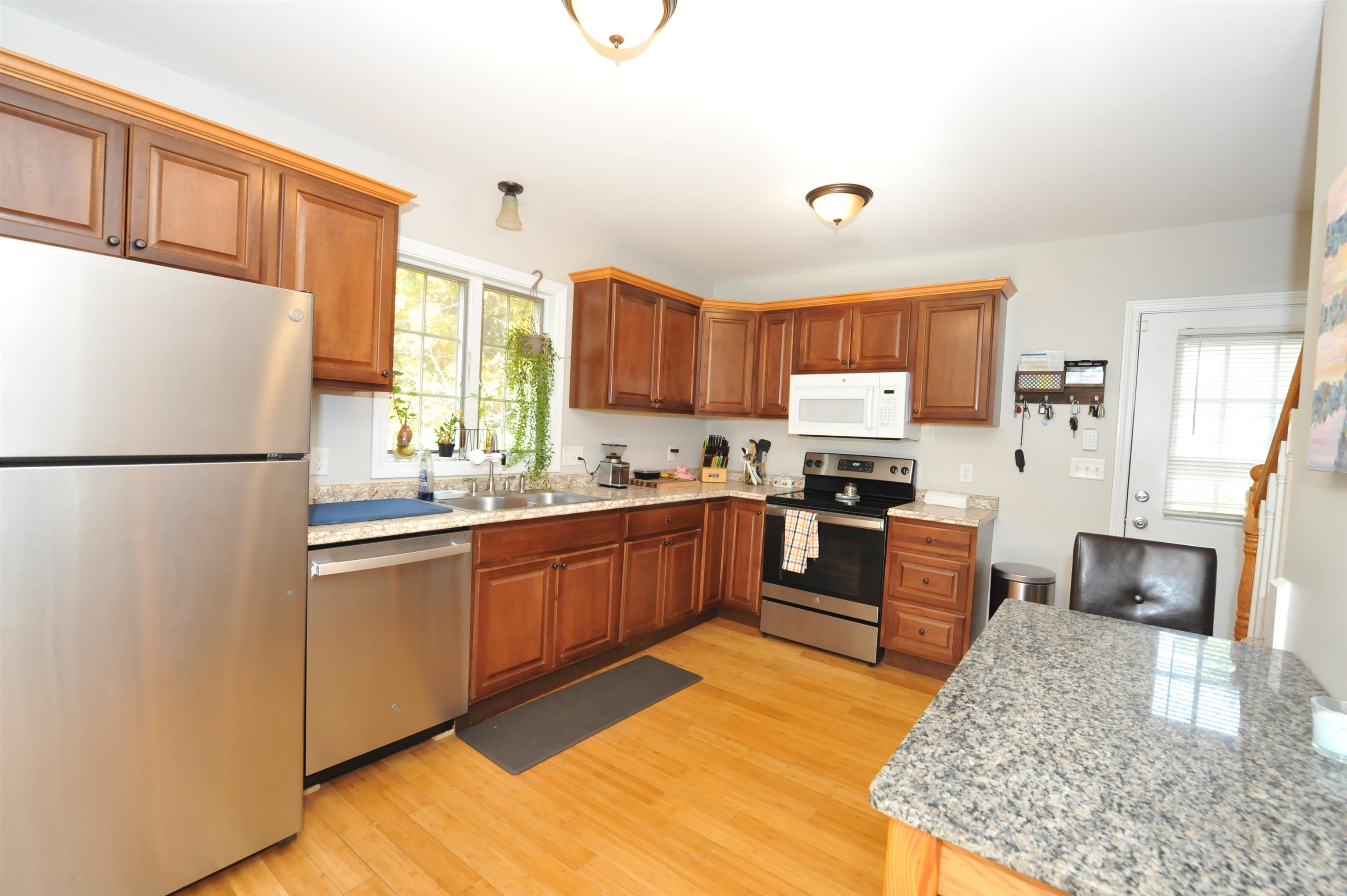 97 Kendall Pond Road Windham, NH 03087 - Photo 9 of 34