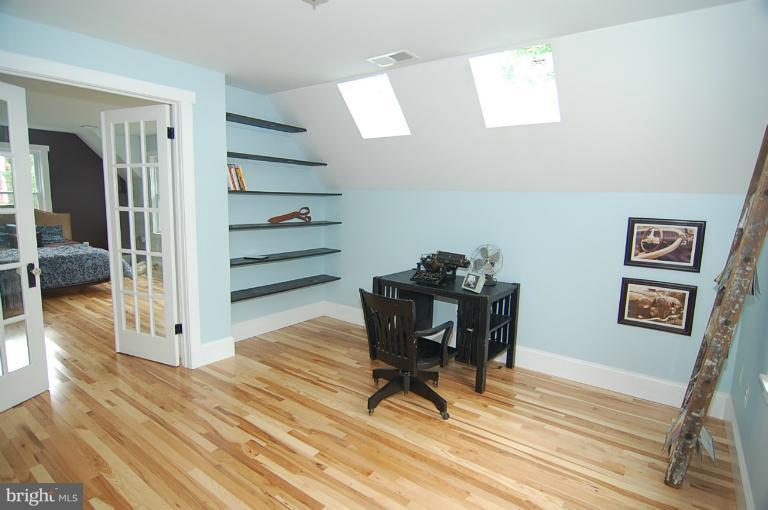 9131 Bradford Road Silver Spring, MD 20901 - Photo 19 of 30 Office just off master bedroom