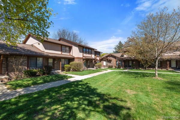24874 Chalk Farm Road West, Unit 62 Warren, MI 48091 - Photo 3 of 36