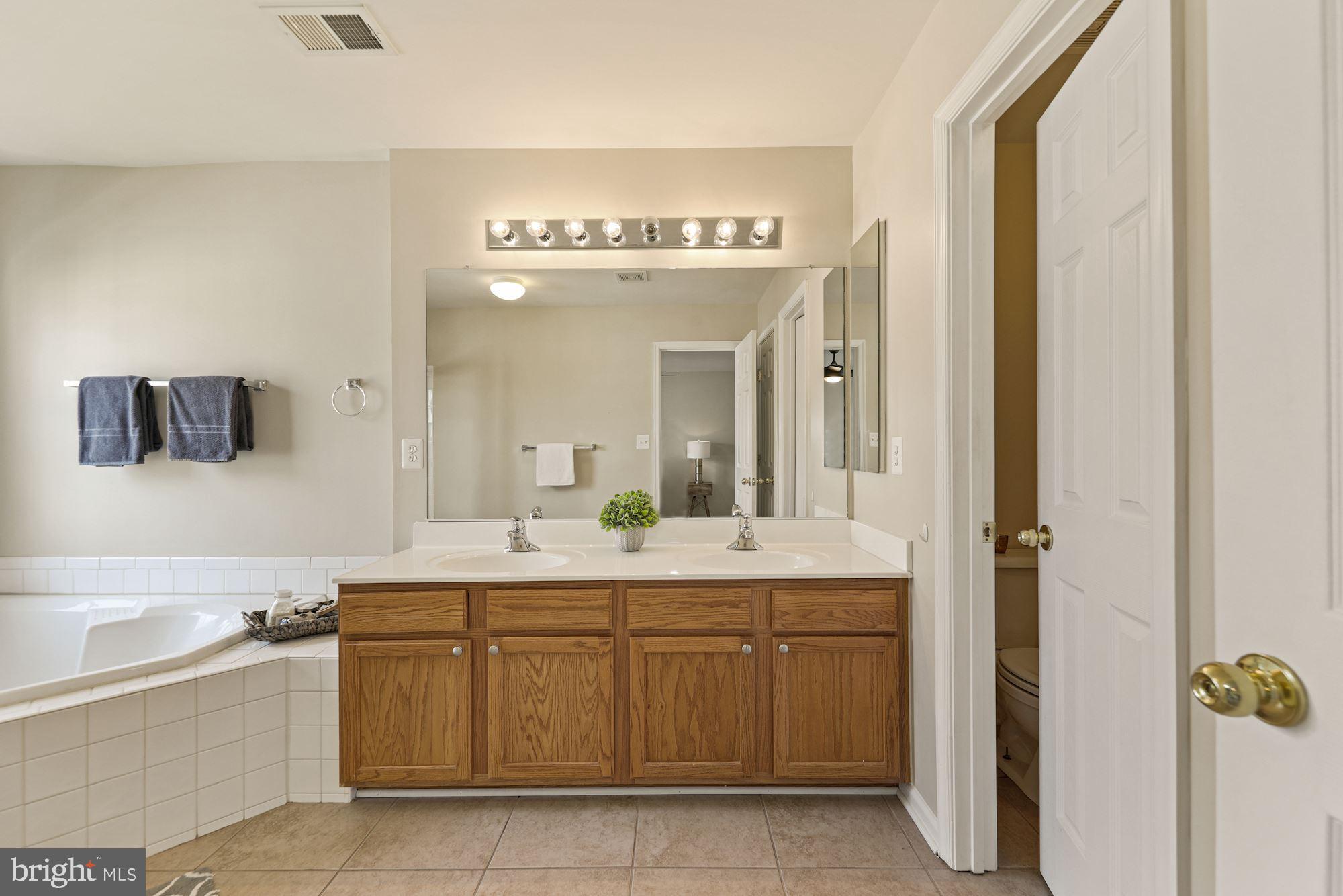 16 Inkberry Circle Gaithersburg, MD 20877 - Photo 19 of 30 Gallery Image 19