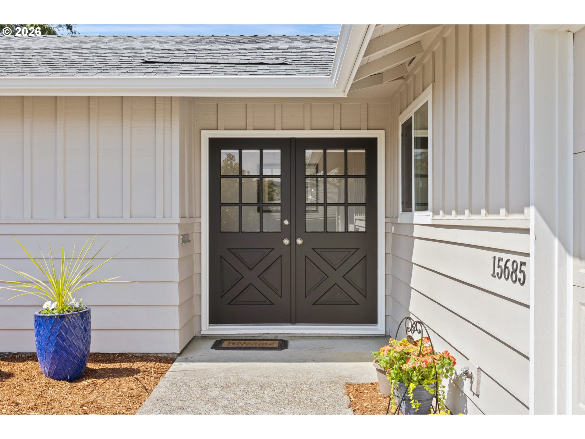 15685 Southwest Queen Victoria Place Portland, OR 97224 - Photo 2 of 31 Entrance/Foyer