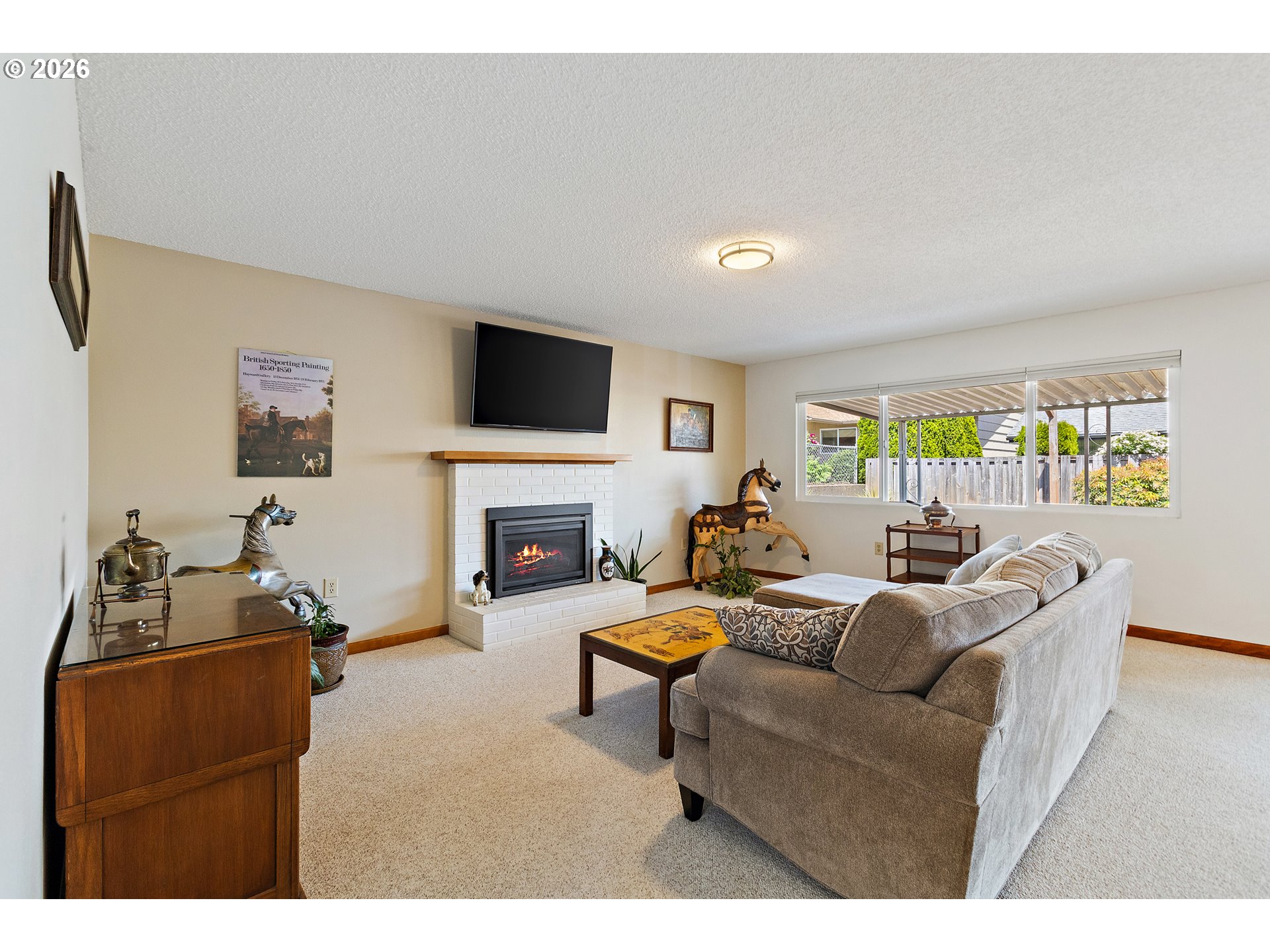 15685 Southwest Queen Victoria Place Portland, OR 97224 - Photo 4 of 31 Living Room