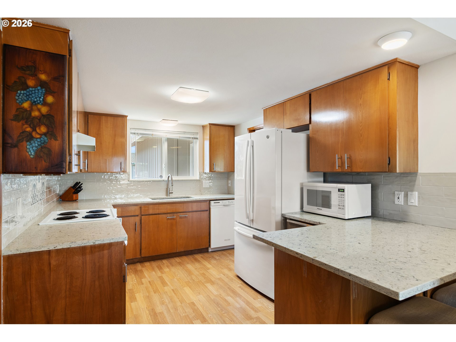 15685 Southwest Queen Victoria Place Portland, OR 97224 - Photo 10 of 31 Kitchen