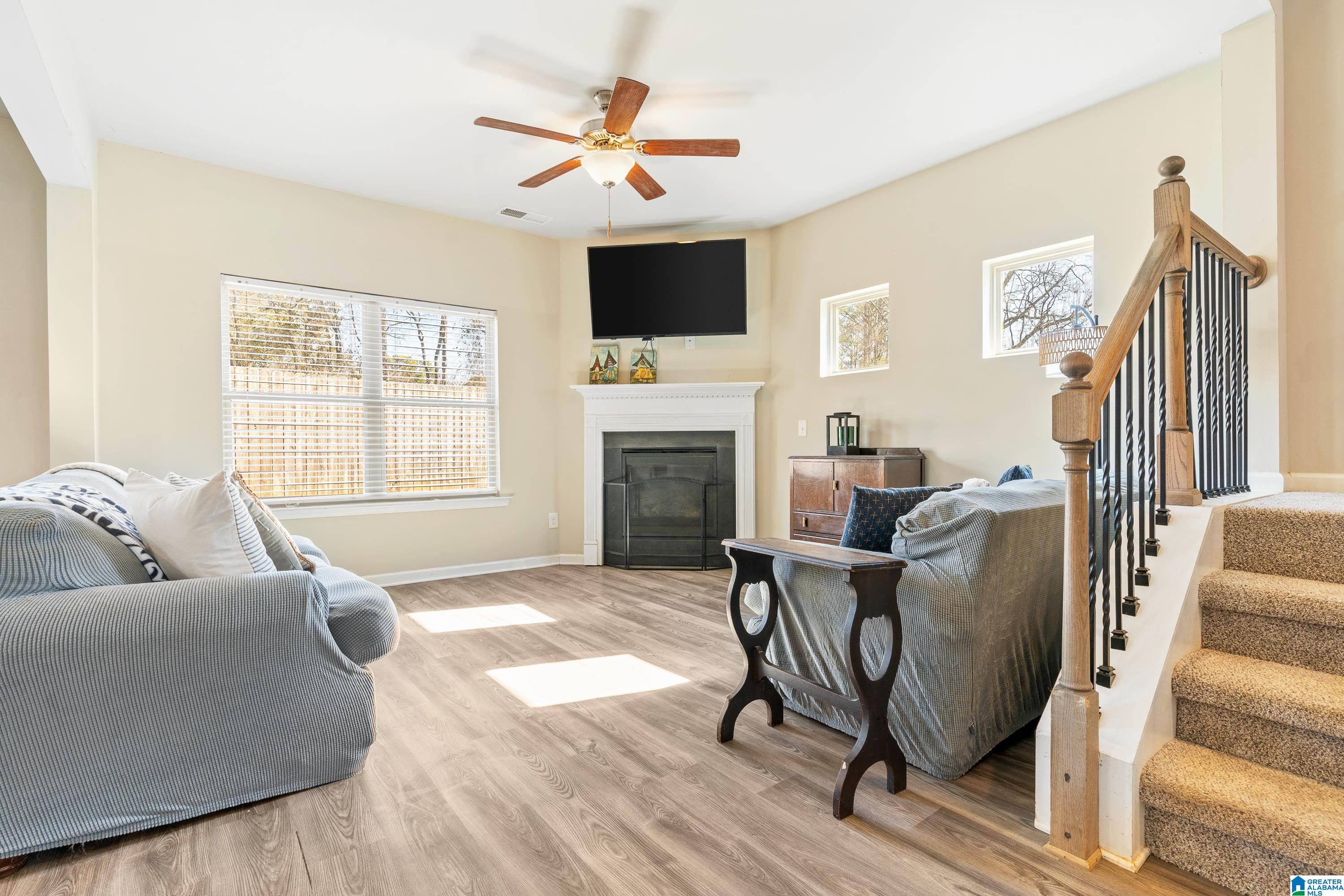 8684 Clarke Lane Leeds, AL 35094 - Photo 3 of 34