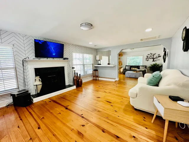 $3,000 | 1532 West Robinhood Drive, Charleston, SC 29407