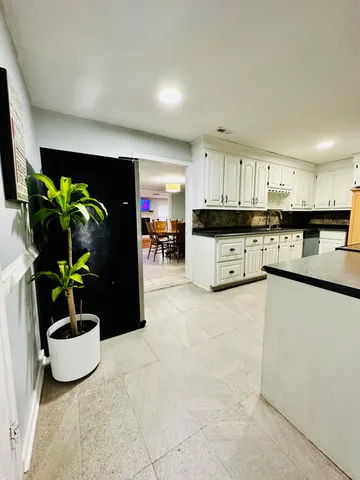 $3,000 | 1532 West Robinhood Drive, Charleston, SC 29407