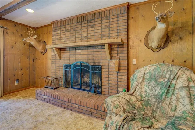 a view of an empty room and window