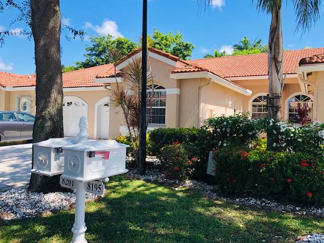 8201 Vía Bella Boca Raton, FL 33496 - Photo 2 of 14 IMG_8837