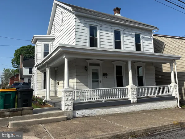 $1,080 | 50 East North Street, Unit 2, Waynesboro, PA 17268
