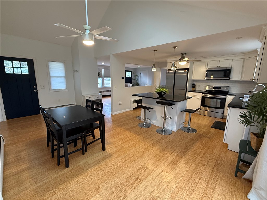 32 Nipsah Road Warwick, RI 02818 - Photo 4 of 17