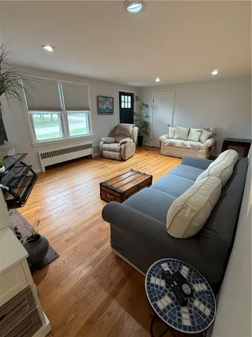 $2,900 | 32 Nipsah Road, Warwick, RI 02818