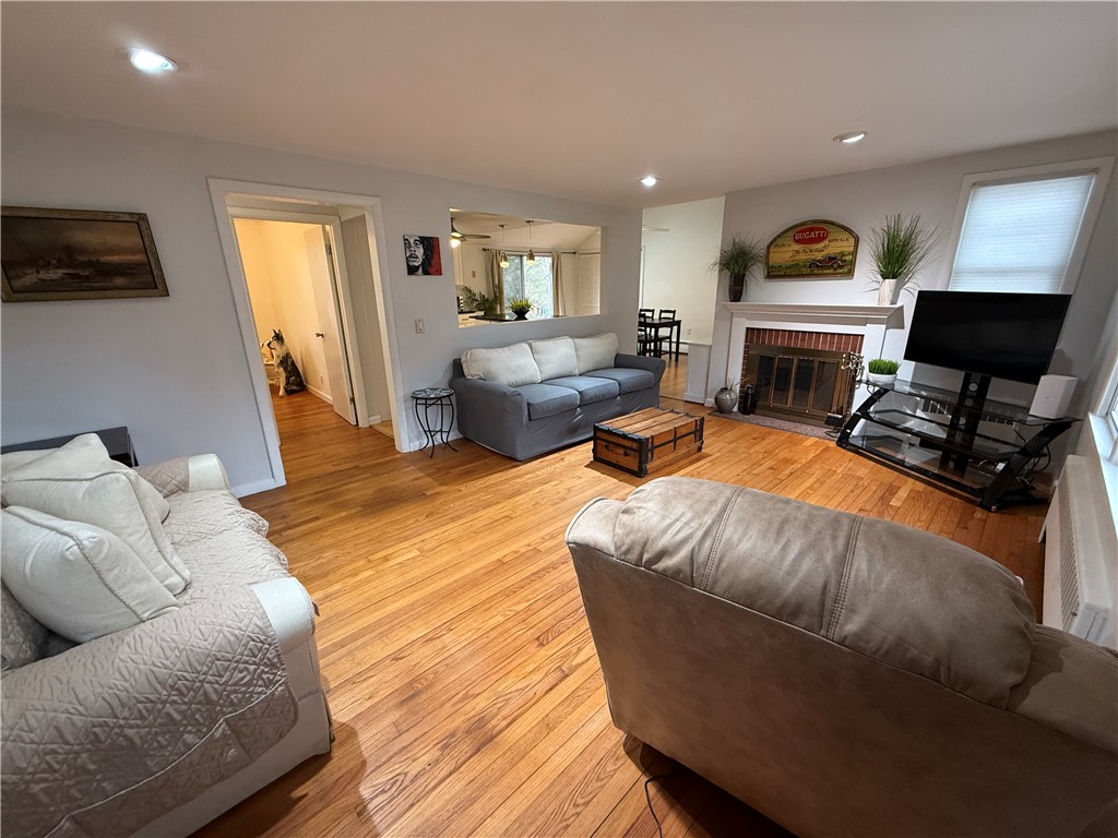 32 Nipsah Road Warwick, RI 02818 - Photo 6 of 17