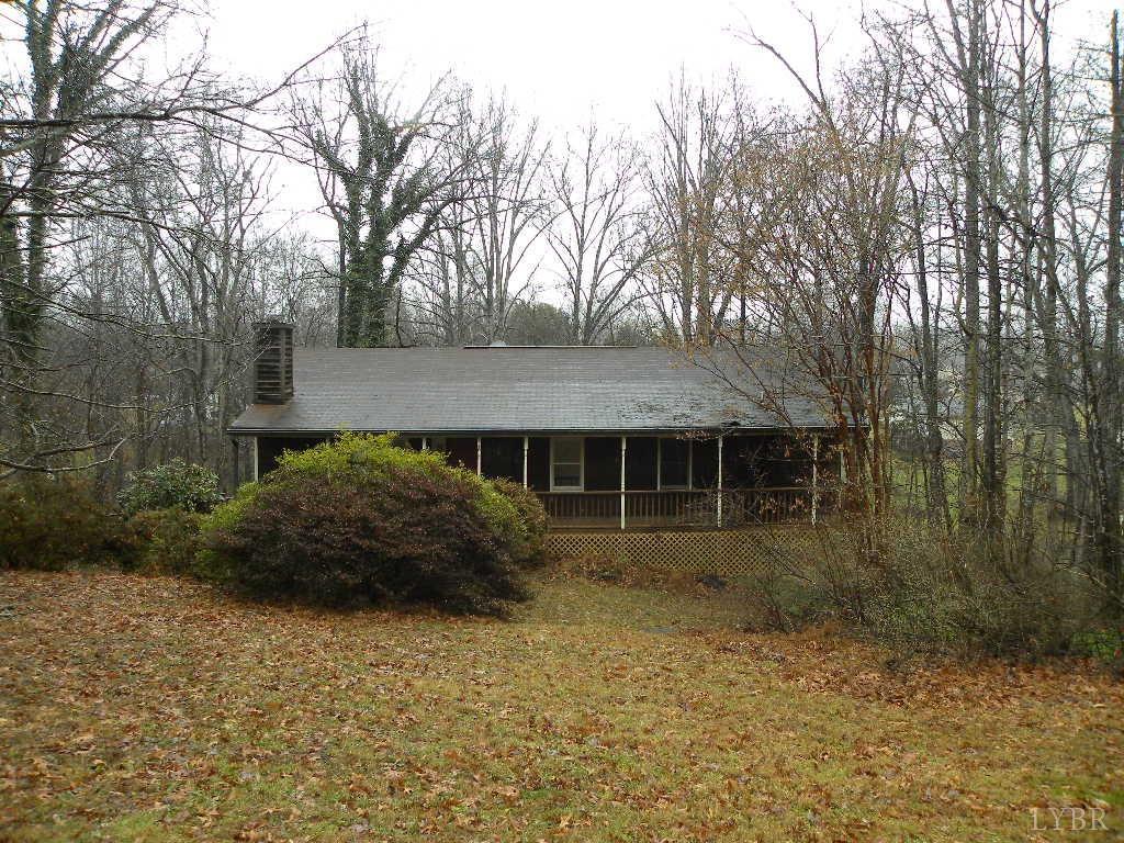 188 Petunia Road Ruckersville, VA 22968 - Photo 1 of 13 a front view of house with a garden