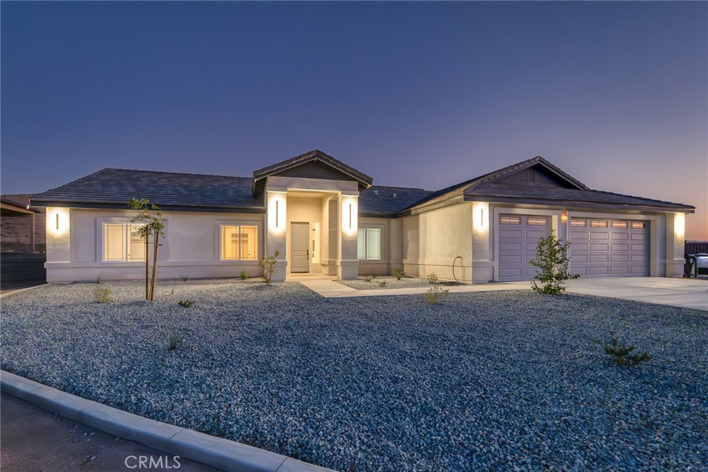 19707 Roanoke Road Apple Valley, CA 92307 - Photo 2 of 63