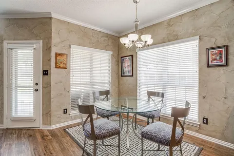 $525,000 | 2801 Pomponessett Drive, Arlington, TX 76001